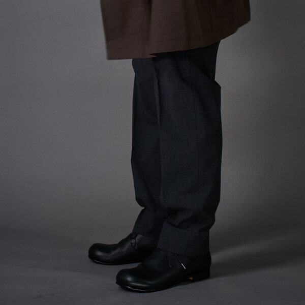 チャッカブーツデコ マッケイ製法タイプ　ブラック モデル着用